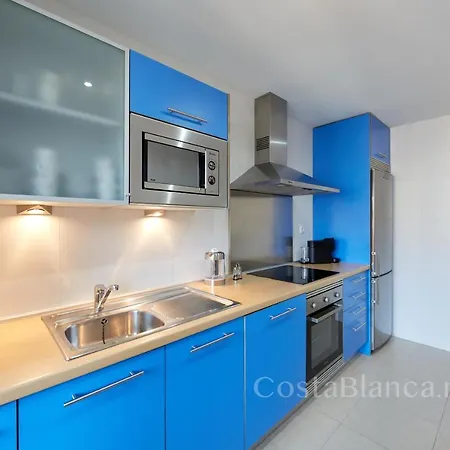 Luxurious, Newly-renovated Large 2-bedroom By The Beach * Benidorm