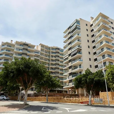 Luxurious, Newly-renovated Large 2-bedroom By The Beach * Benidorm