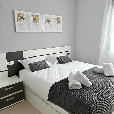Apartment Luxurious, Newly-renovated Large 2-bedroom By The Beach Benidorm
