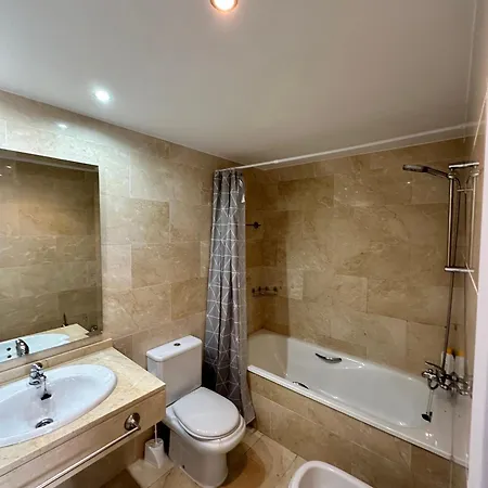 Apartment Luxurious, Newly-renovated Large 2-bedroom By The Beach Benidorm